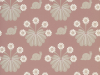 Burges Snail - Rosie is een behang van Little Greene met een donkerroze kleur afgewisseld met witte bloemen en beige slakjes